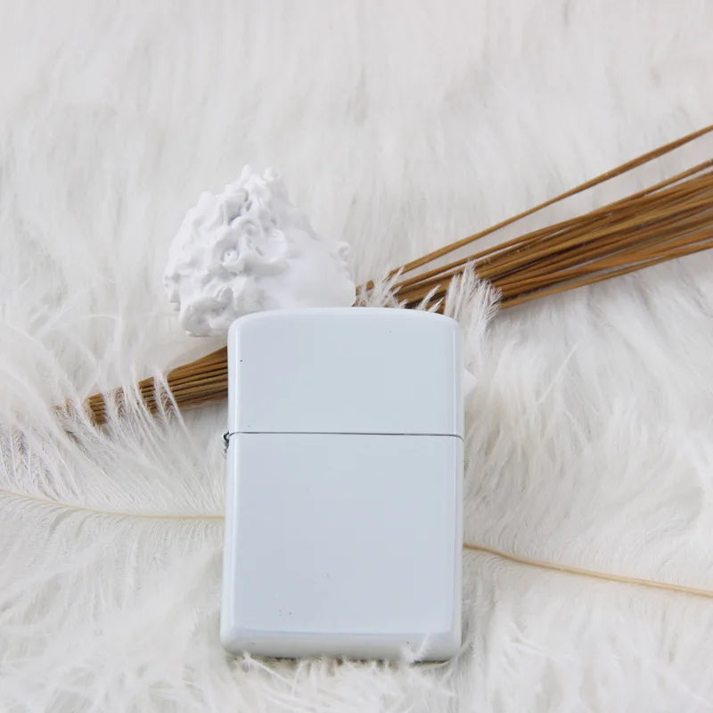 Zorro brass kerosene windproof lighter with personalized creativity, ultra-thin square angle smooth kerosene machine