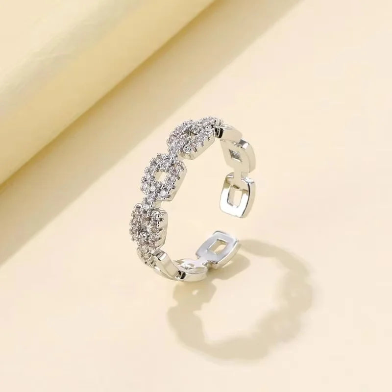 Classical Romantic Hollow Chain Decorative Ring Suitable For Women To Wear Fashionable Jewelry For Summer Travel